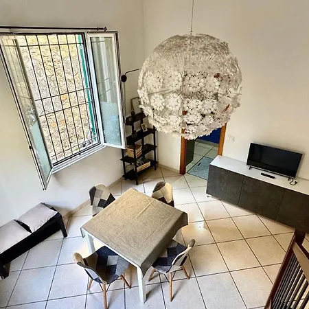 아파트 5 Min Dal Mare Grazioso Trilocale 알라시오