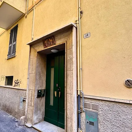 5 Min Dal Mare Grazioso Trilocale ألاسيو