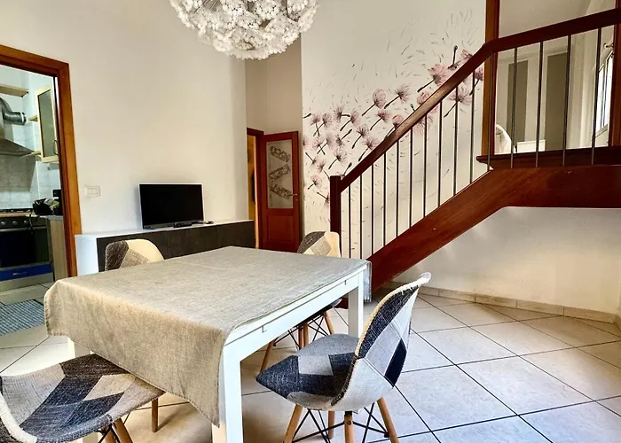 5 Min Dal Mare Grazioso Trilocale * Алассіо