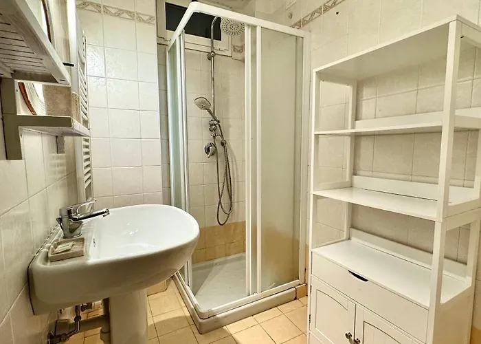 Апартаменти 5 Min Dal Mare Grazioso Trilocale